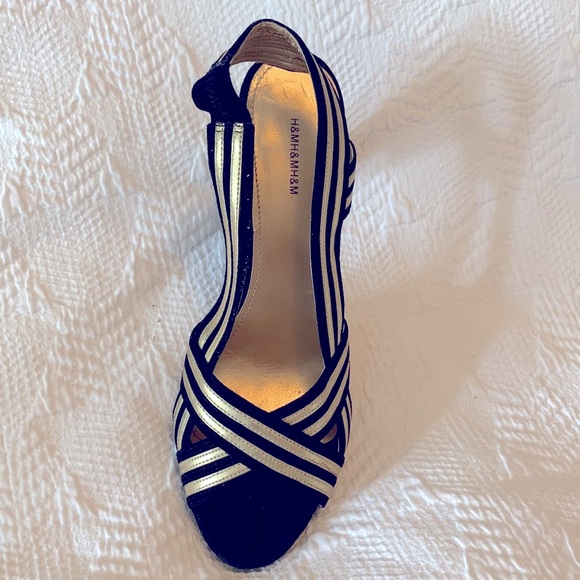 H&M strapy sandals with heel size US 7 👠 - Picture 2 of 4